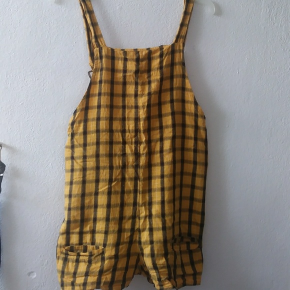 SOLD 💛Short jumpsuit💛 - Picture 4 of 5